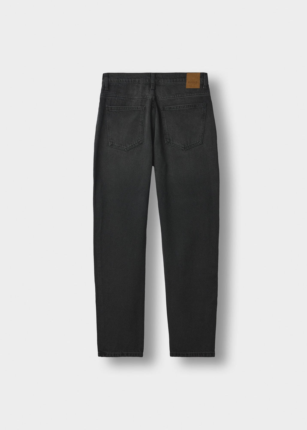 Bekannte dunkle Jeans