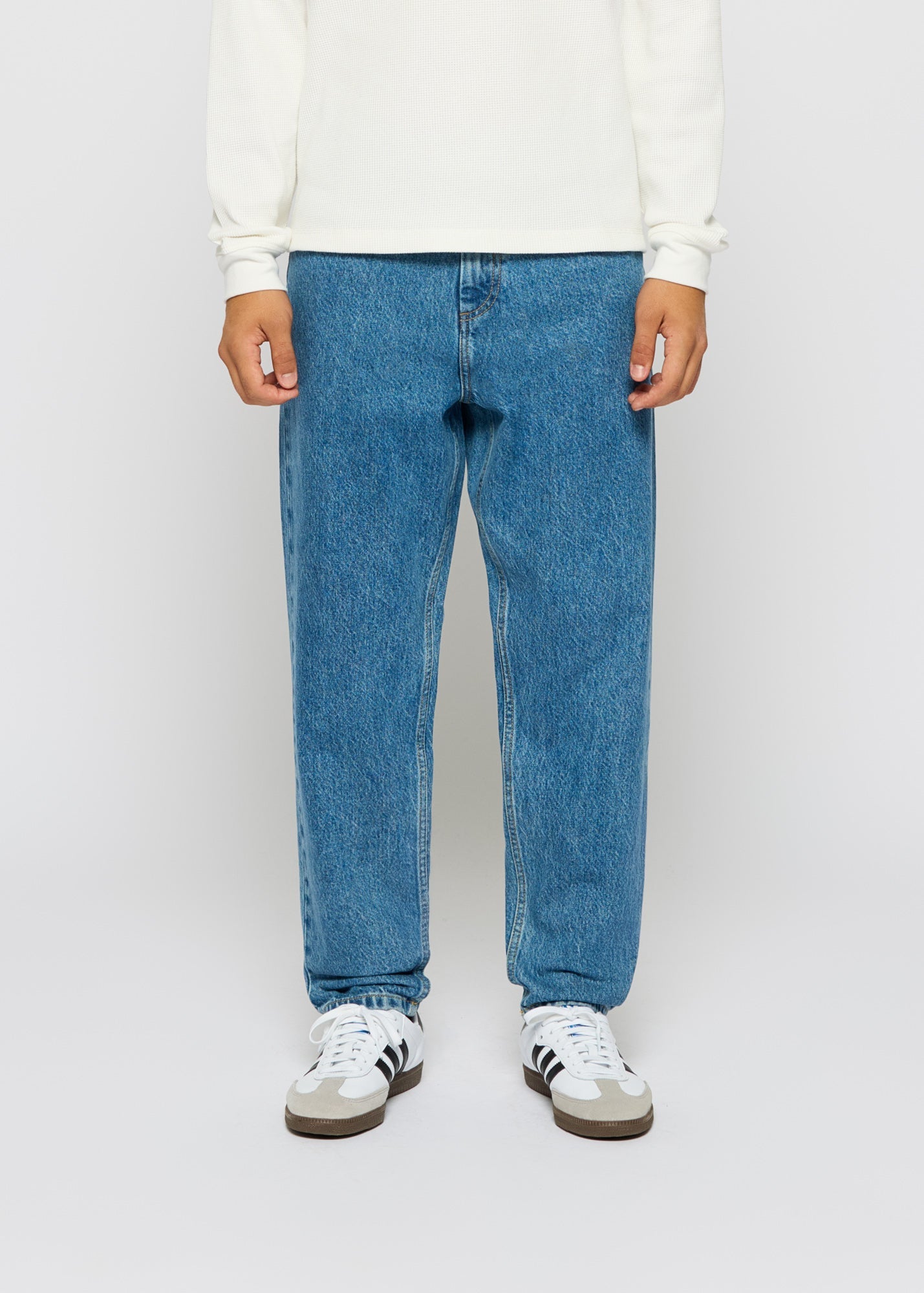Neo Tapered Jeans