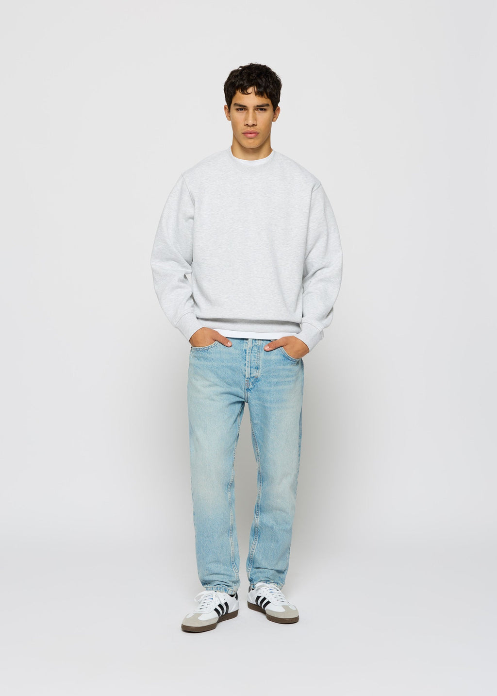 Neo Tapered Jeans