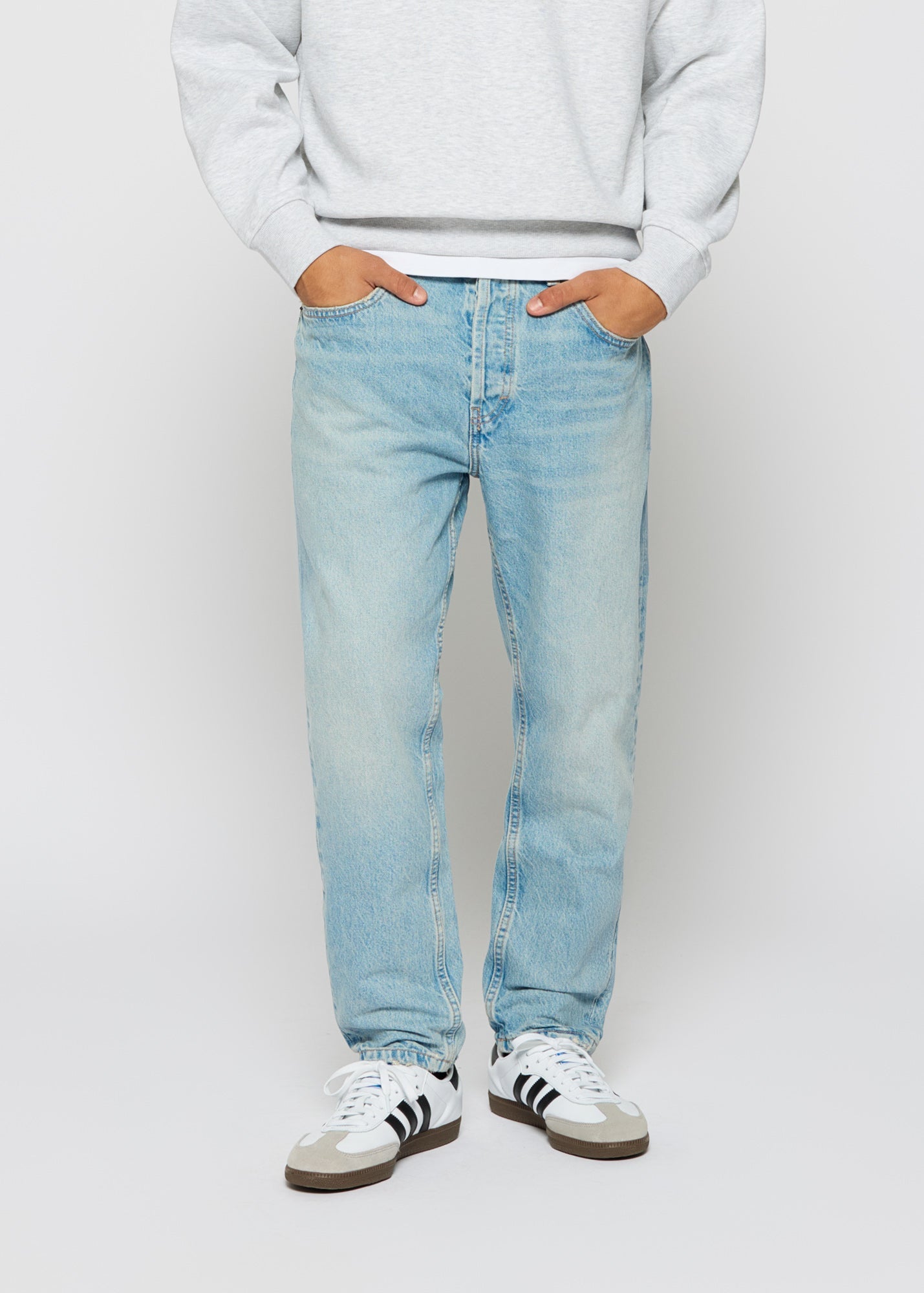 Neo Tapered Jeans