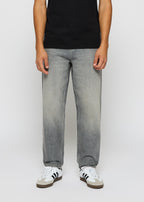 Neo Tapered Jeans